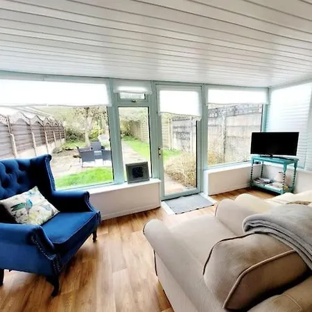 Riverside Bungalow - Direct River Access! Ystradgynlais Exterior foto