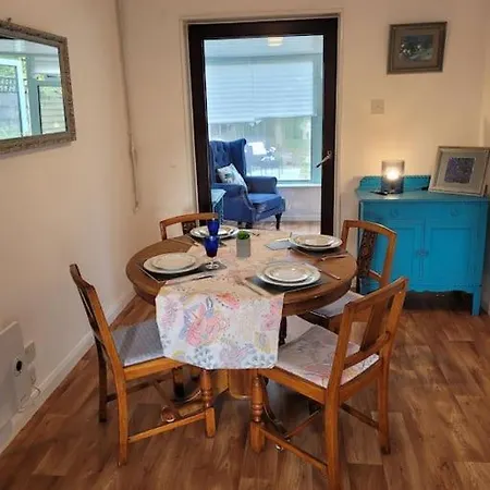 Riverside Bungalow - Direct River Access! Ystradgynlais Exterior foto