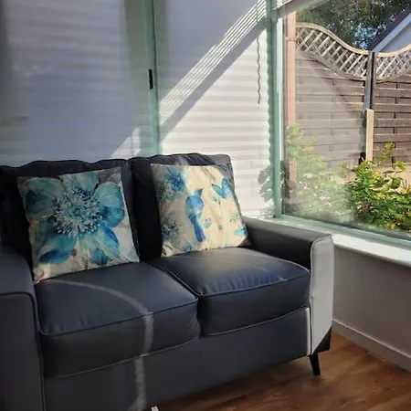 Riverside Bungalow - Direct River Access! Ystradgynlais Exterior foto