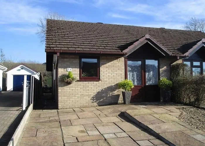Riverside Bungalow - Direct River Access!
